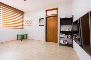 پانسیون Yours Guesthouse In Tongyeong