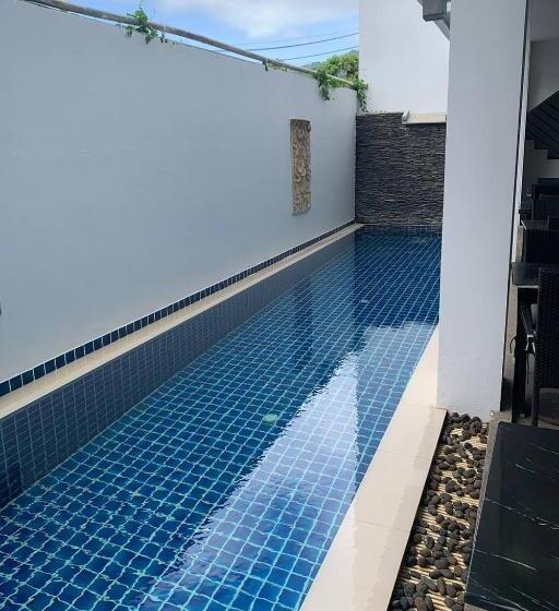 هتل One World One Home Naiharn