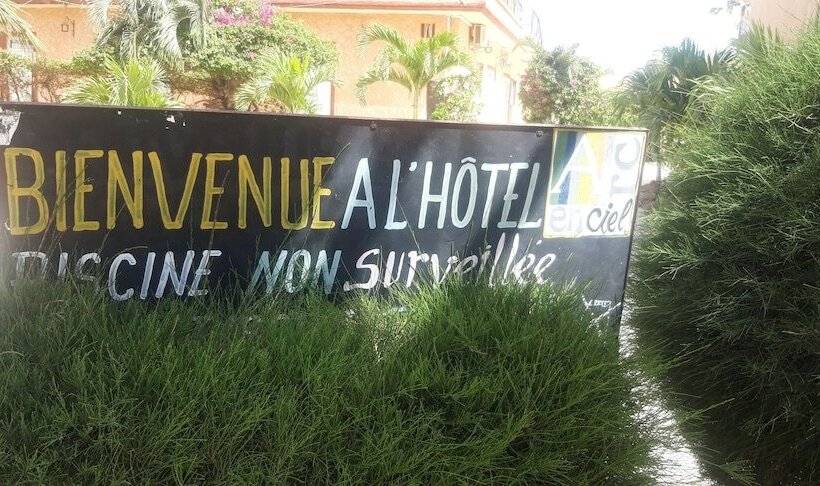 هتل Hôtel Arc En Ciel