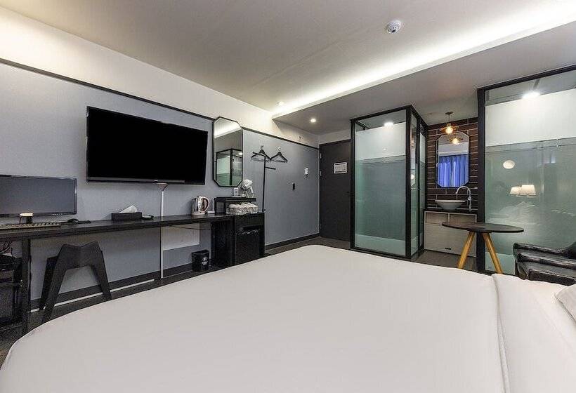 Hotel Jinju Brown Dot Jinjuseong Branch