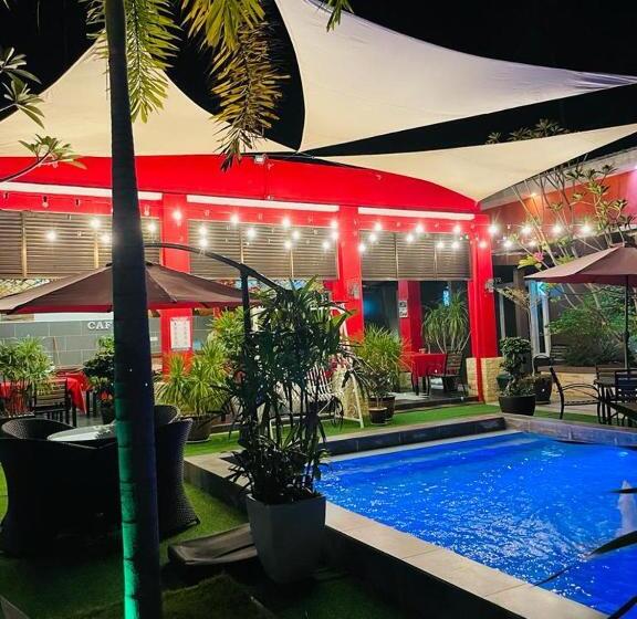 هتل Villa Abadi Resort