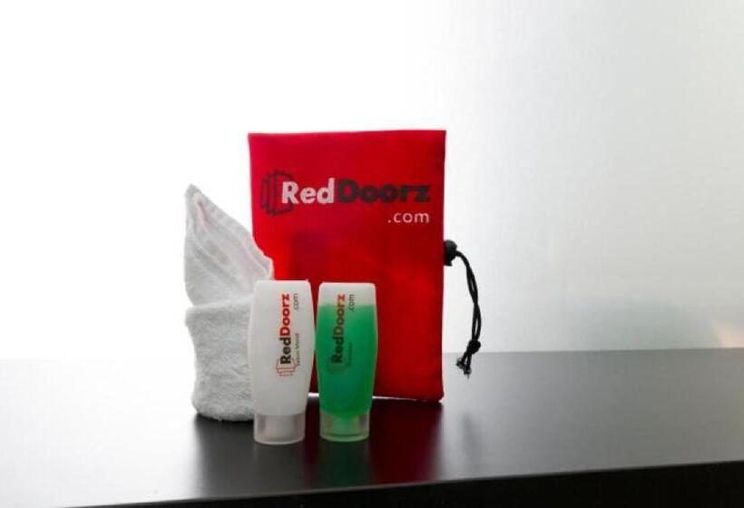 پانسیون Reddoorz Plus @ Guntur Raya Setiabudi