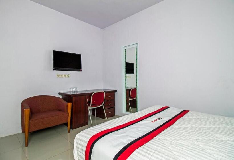 پانسیون Reddoorz Plus @ Guntur Raya Setiabudi