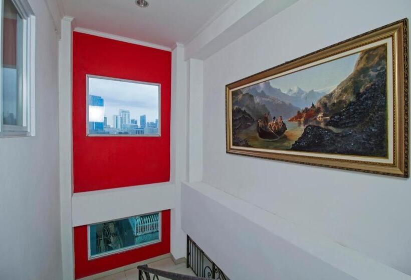پانسیون Reddoorz Plus @ Guntur Raya Setiabudi