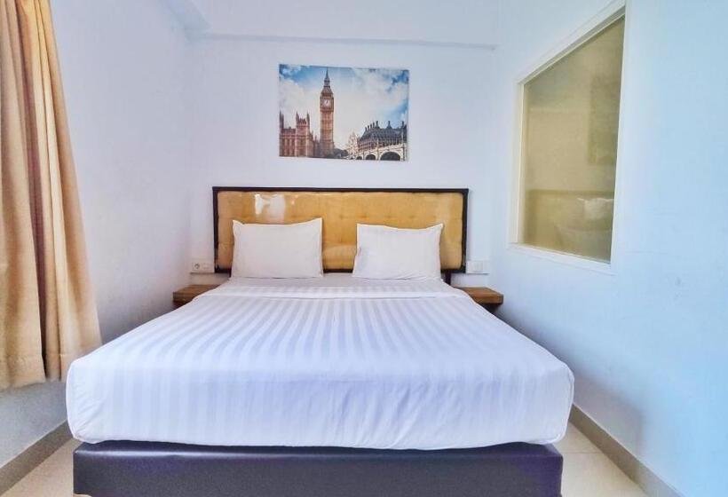 酒店 Dela Charis Tuban