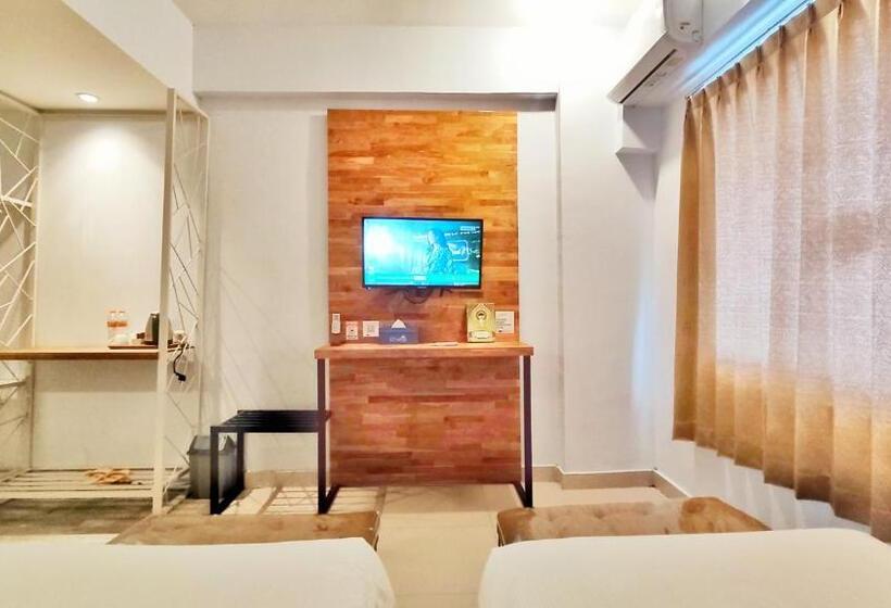 酒店 Dela Charis Tuban