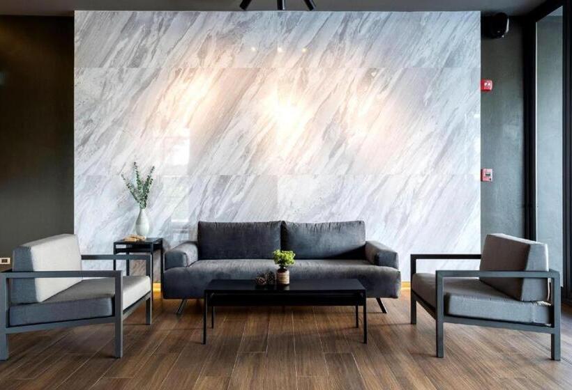 Xotel