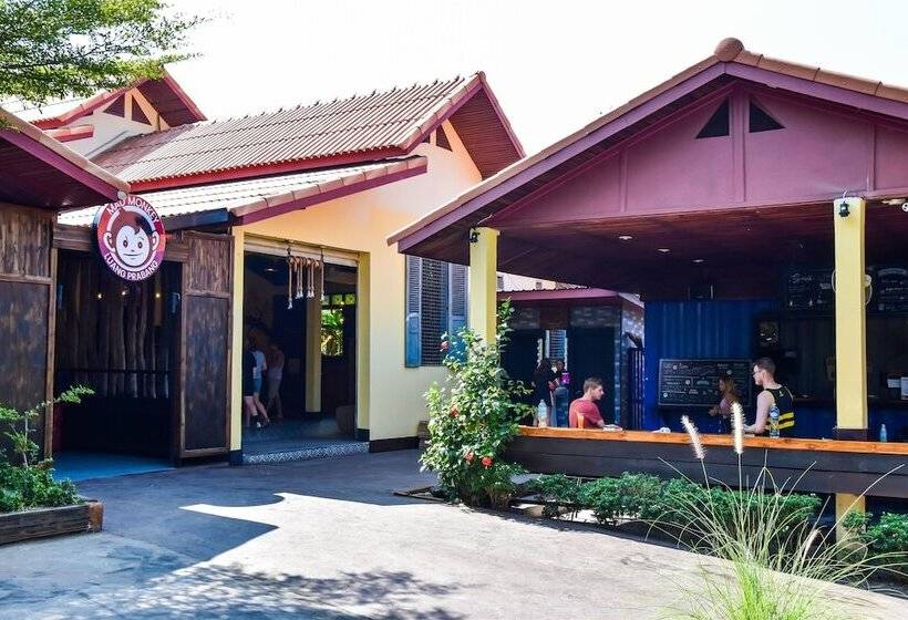 هاستل Mad Monkey Luang Prabang
