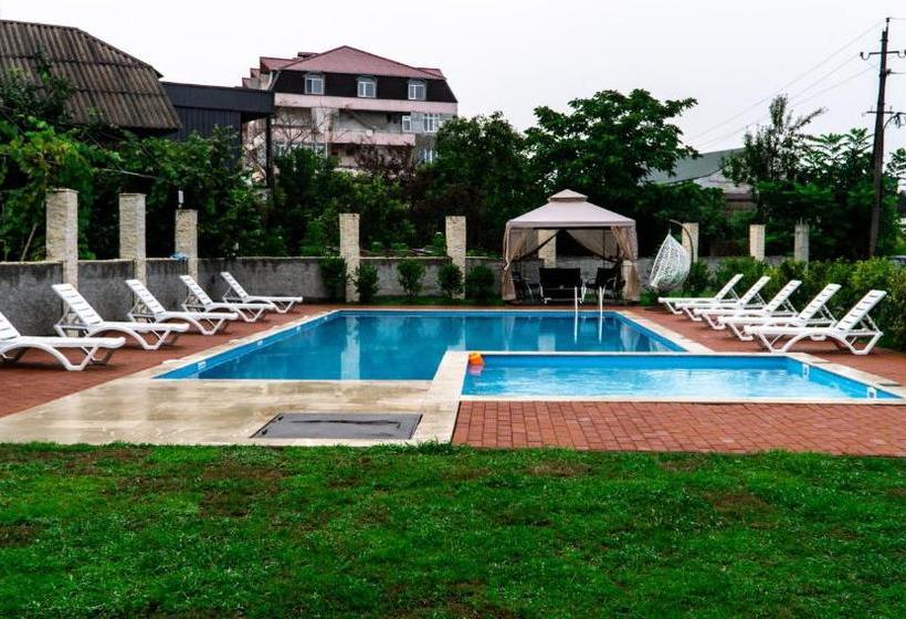 تختخواب و صبحانه New House Kobuleti