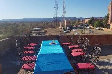 مسافرخانه Auberge Restaurant La Gazelle Du Sud