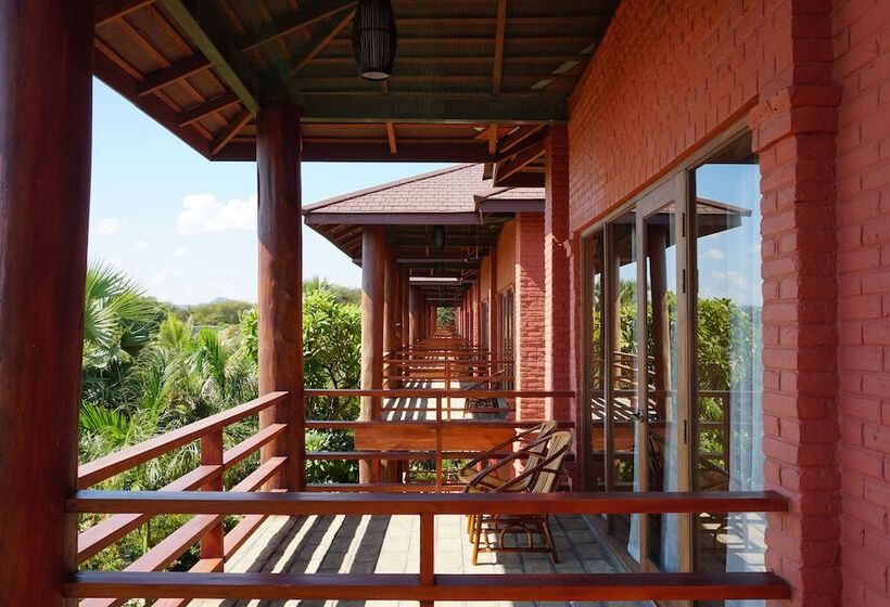 هتل Bagan Village Resort