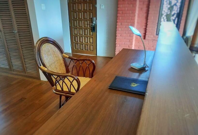 هتل Bagan Village Resort