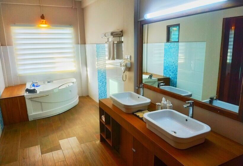 هتل Bagan Village Resort