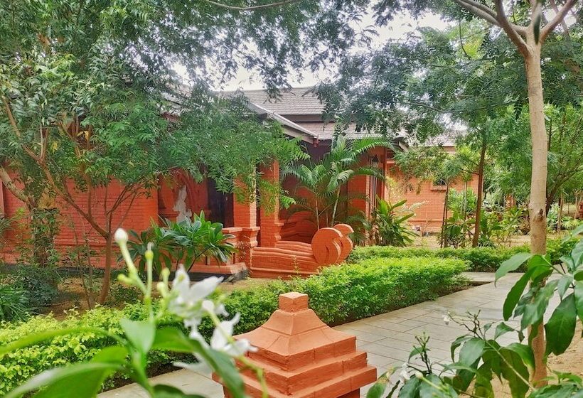 هتل Bagan Village Resort