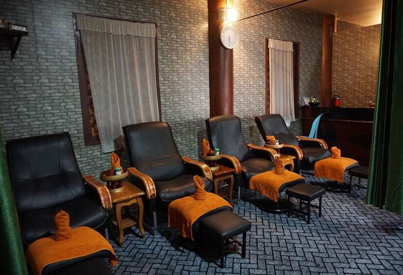 هتل Bagan Village Resort