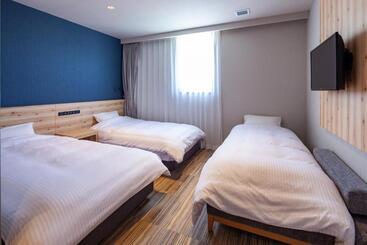 هتل کپسول Y S Cabin&hotel Naha Kokusai Street