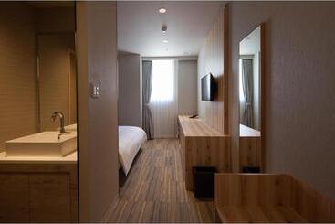 هتل کپسول Y S Cabin&hotel Naha Kokusai Street