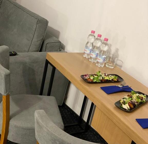 هتل Grofa Apartments