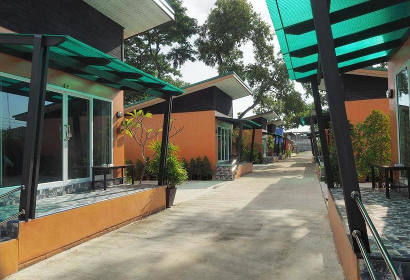هتل Nawamit Home Garden