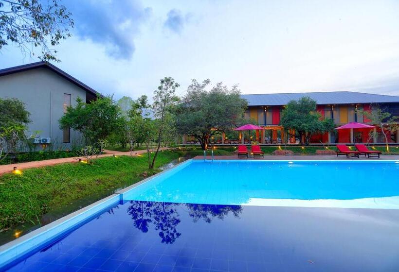 هتل Tropical Life Resort And Spa