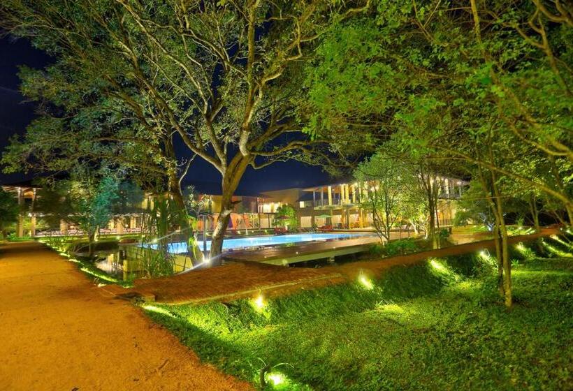 هتل Tropical Life Resort And Spa