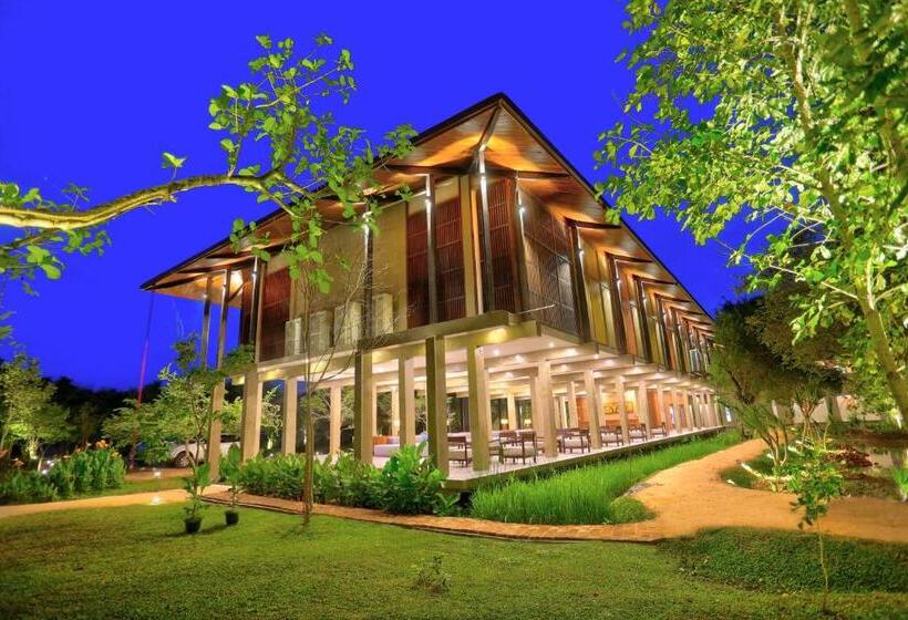 هتل Tropical Life Resort And Spa