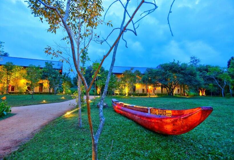 هتل Tropical Life Resort And Spa