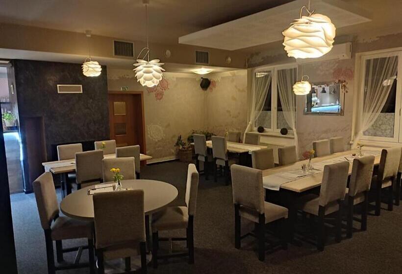 بنسيون Restaurace A Penzion U Lesa