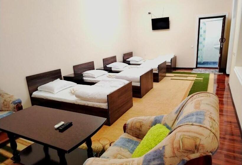 پانسیون Zarin Guest House B&b