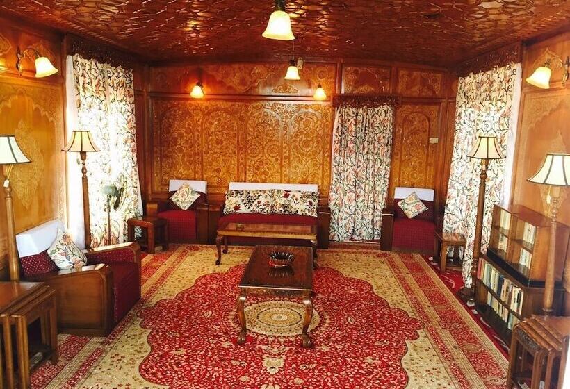 בית מלון כפרי Akbar Group Of Heritage Houseboats