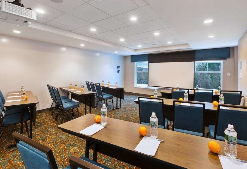 酒店 Hampton Inn Cape Cod Canal