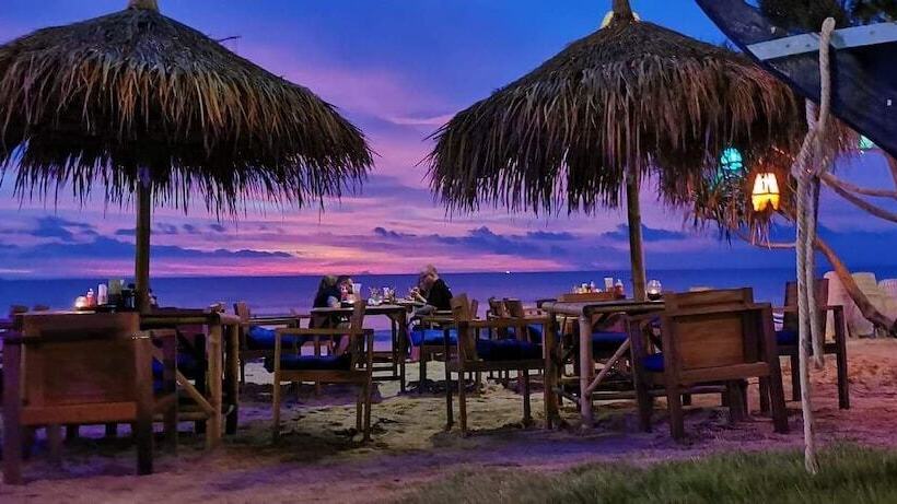هتل New Harrys Sunset Resort   Klong Nin Beach