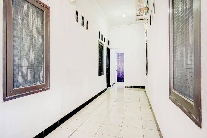 فندق Oyo 3229 Ijen Residence