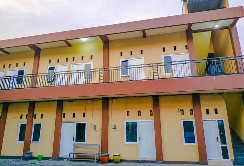 هتل Oyo 3298 Bromo Guest House Family