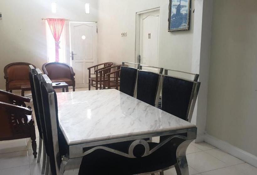 هتل Oyo 3304 Garuda Guest House