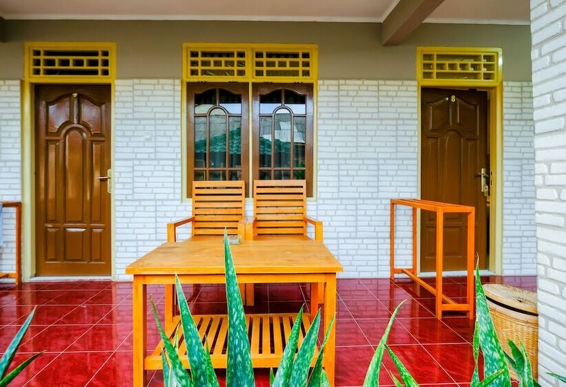 فندق Pondok Lita By Oyo Rooms