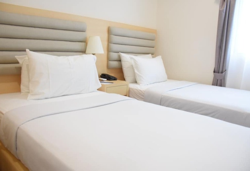هتل Royale Chulan Cherating Chalet