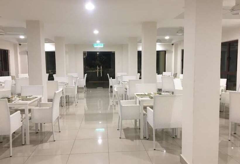 هتل Royale Chulan Cherating Chalet