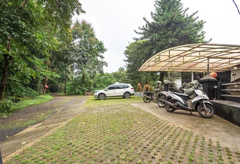 پانسیون Reddoorz @ Mega Indah Villa Estate