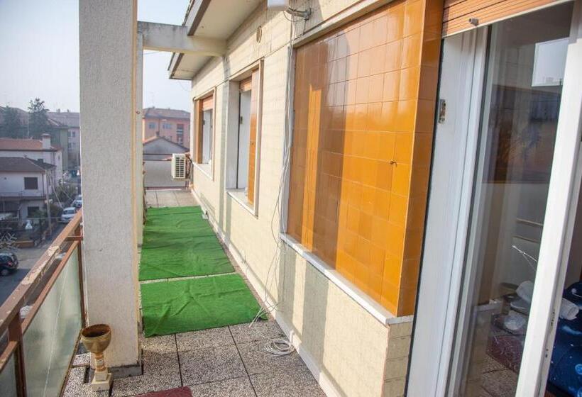 پانسیون Venice Star House