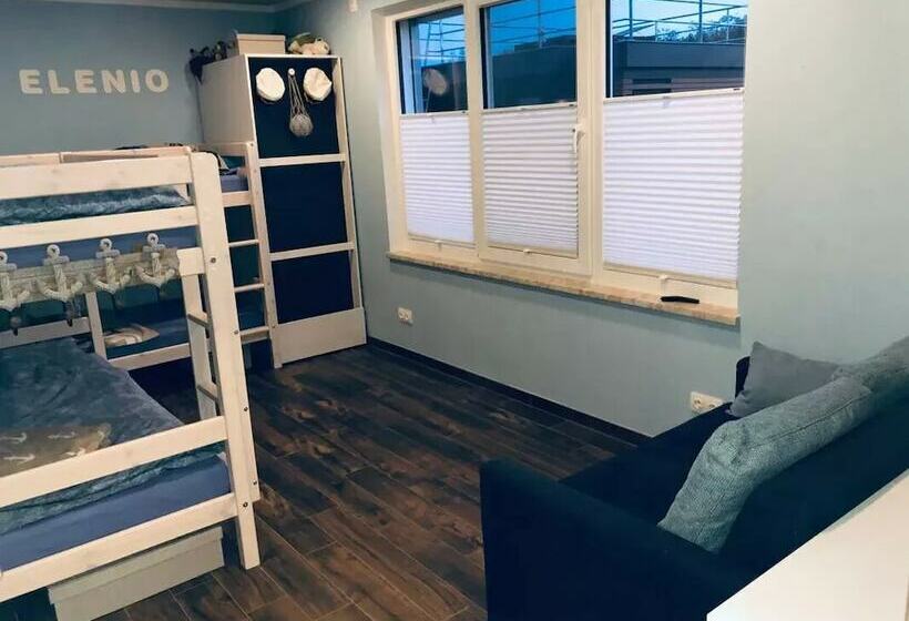 هتل Hausboot Elandi