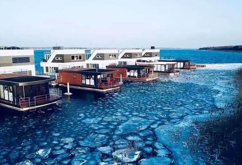 هتل Hausboot Elandi