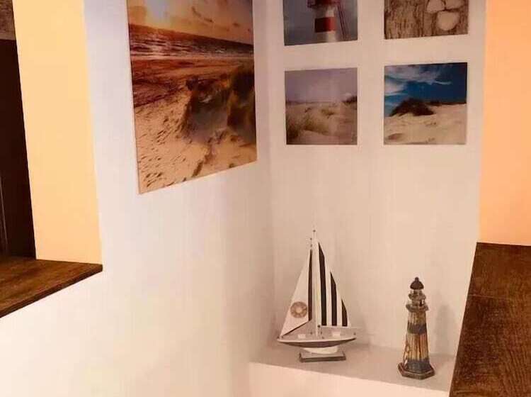 هتل Hausboot Elandi