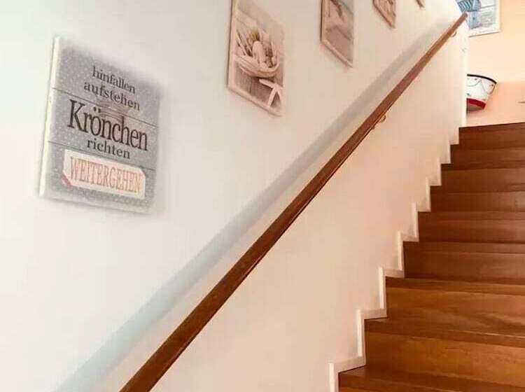 هتل Hausboot Elandi