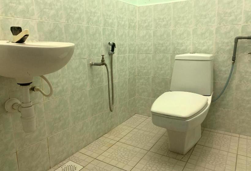 Отель Oyo 90015 Indah Chalet