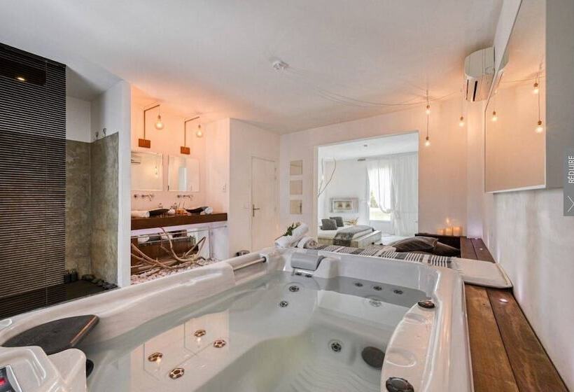 تختخواب و صبحانه Mas Sainte Marie   Private Hot Tub Suites