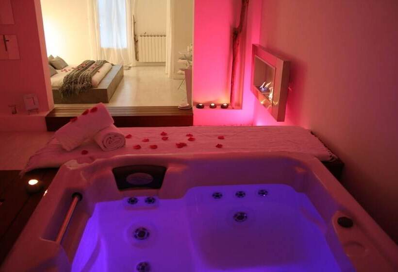 تختخواب و صبحانه Mas Sainte Marie   Private Hot Tub Suites