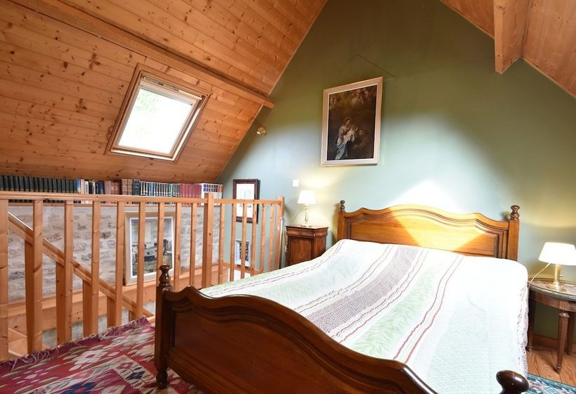 Cozy Cottage In Fresville With Garden