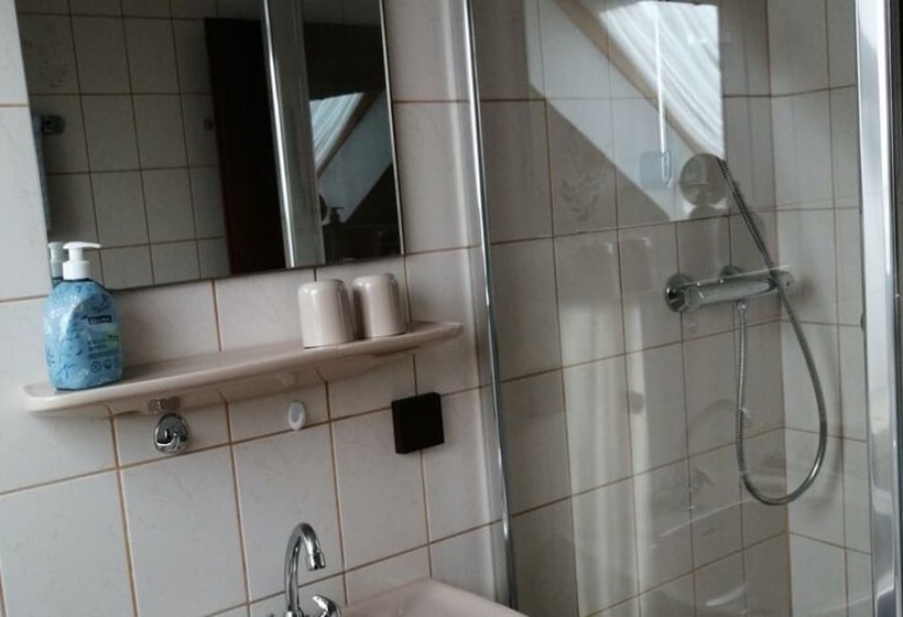 Flat In Polle Near The Forest