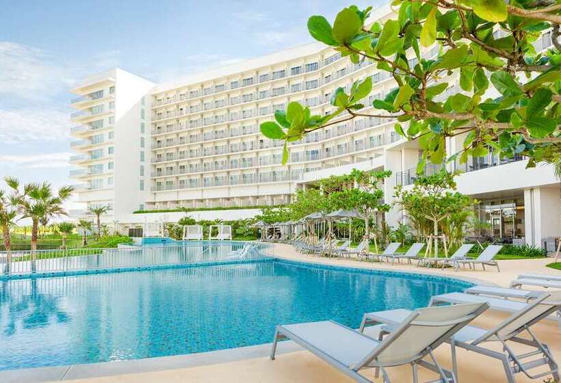 هتل Hilton Okinawa Sesoko Resort